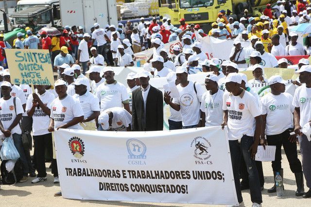 ANGOLA: Centrales sindicales marchan en saludos al 1º de Mayo