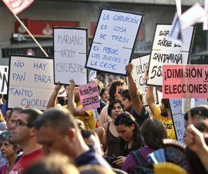 Crece la indignación en España, denuncia la Cumbre Social