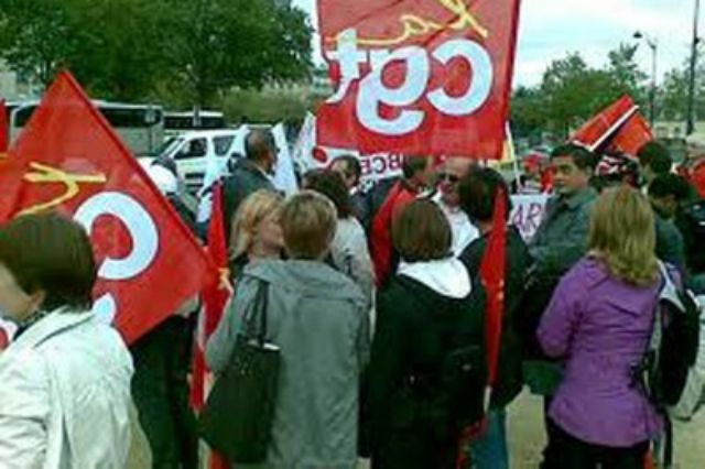 FRANCIA: Servidores públicos franceses en huelga por congelamiento de salarios