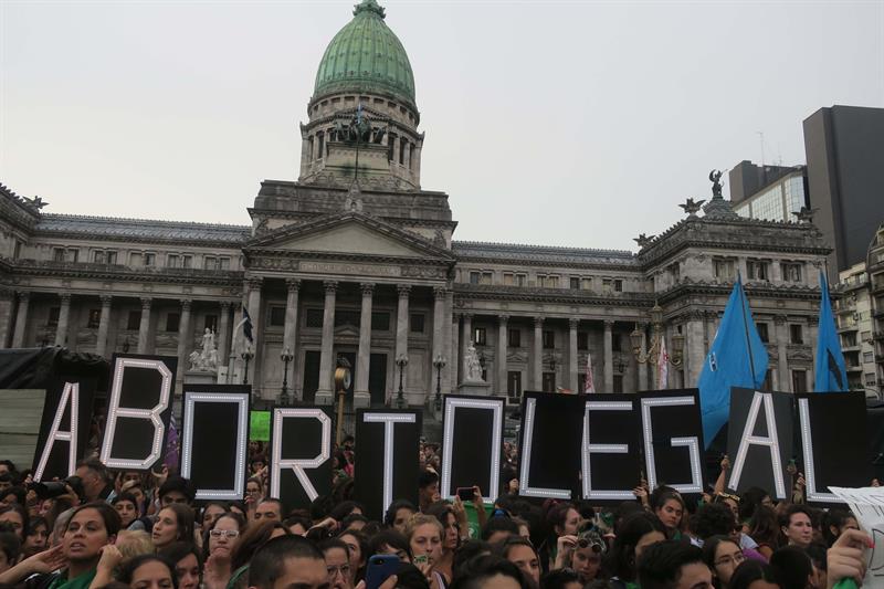 Congreso argentino debate la ley de aborto legal, seguro y gratuito