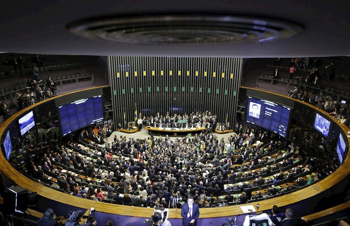 Gremios brasileños rechazan nuevos recortes en el sector público