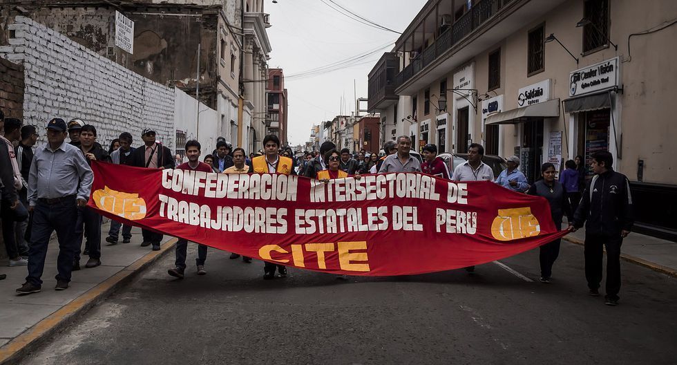 22 de noviembre: Estatales peruanos van a huelga nacional