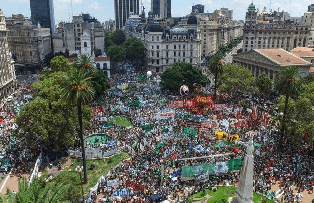 4 de abril: Trabajadores argentinos se movilizan en todo el país contra el ajuste