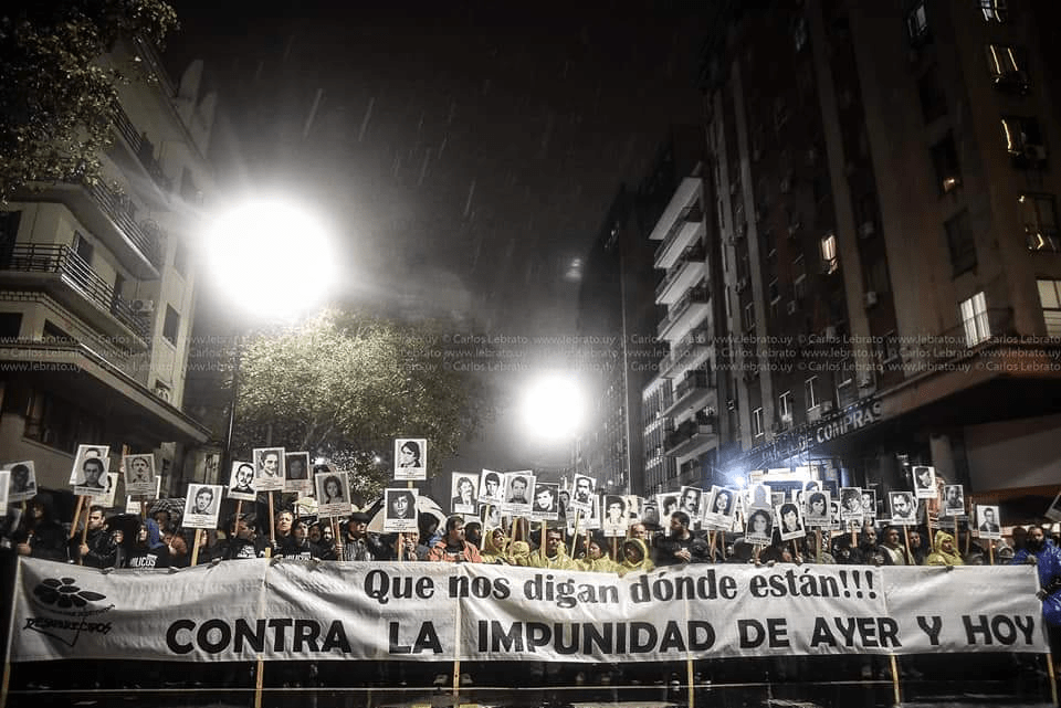 Multitudinaria marcha por verdad, memoria y justicia en Montevideo