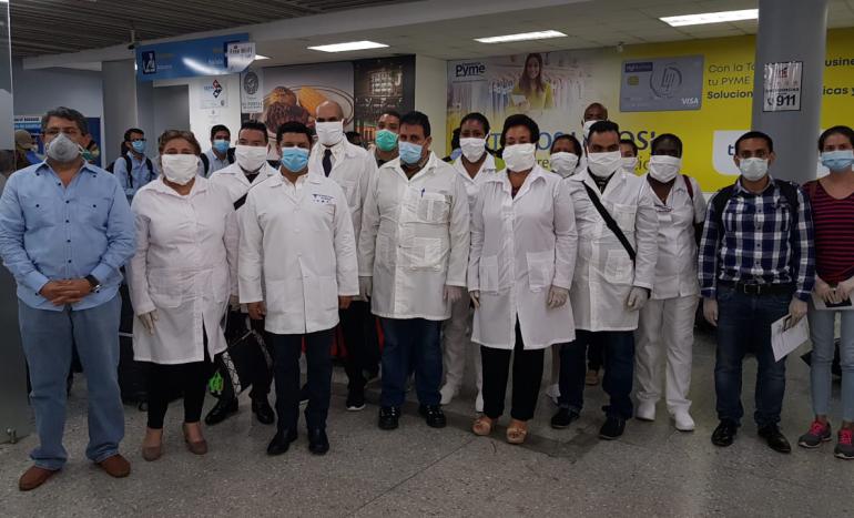 Médicos cubanos llegan a Honduras y ya son 21 las brigadas en el mundo