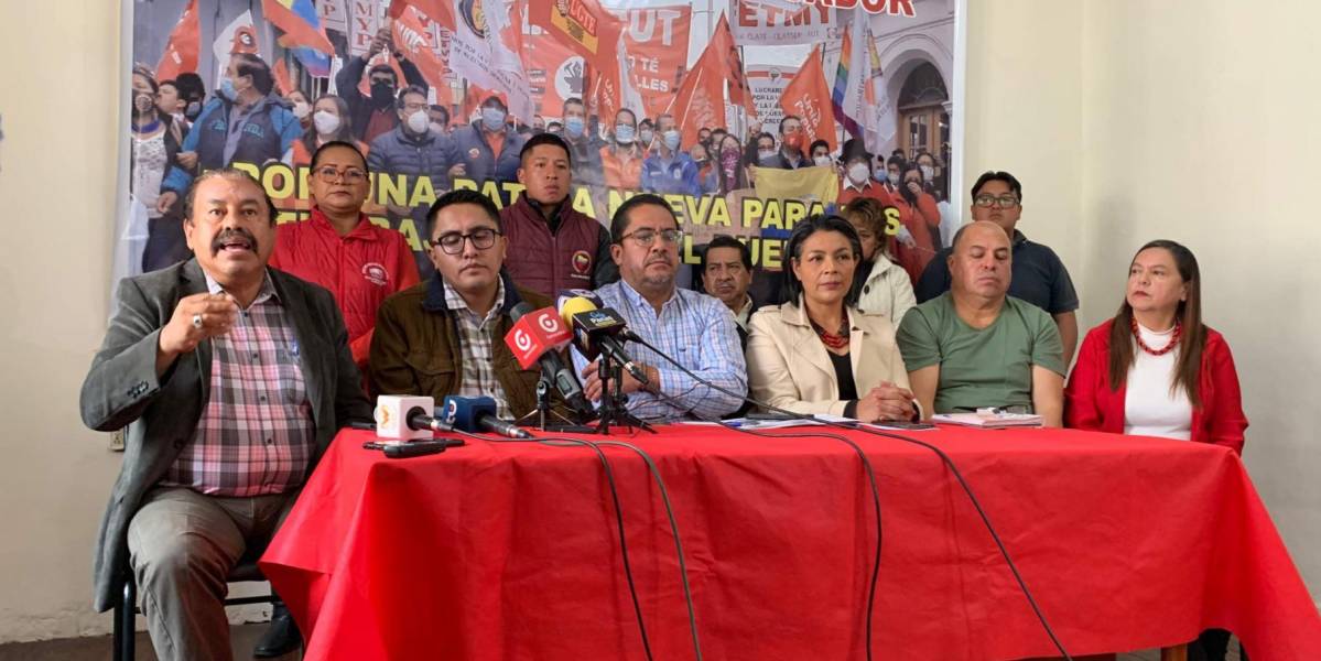Gremios ecuatorianos se movilizan contra el alza de la gasolina
