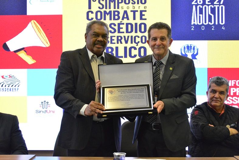 João Domingos fue premiado por la Federación de Servidores Públicos de San Pablo