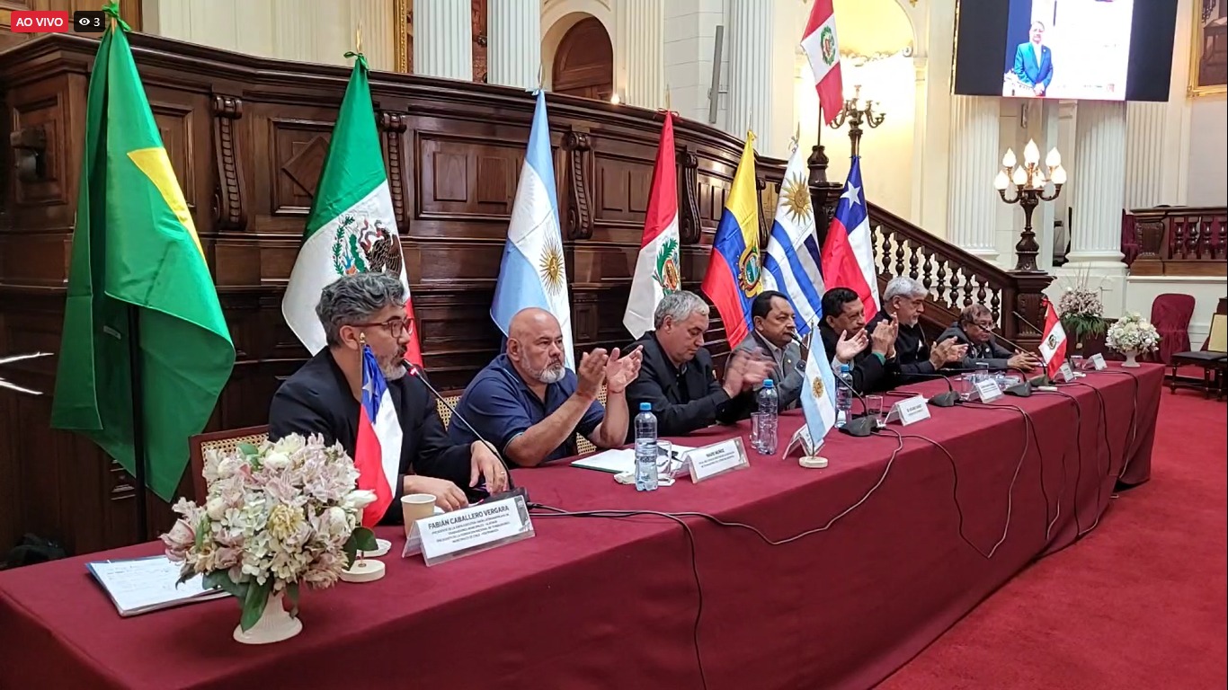 Concluyó el Foro Internacional sobre negociación colectiva en el Congreso peruano