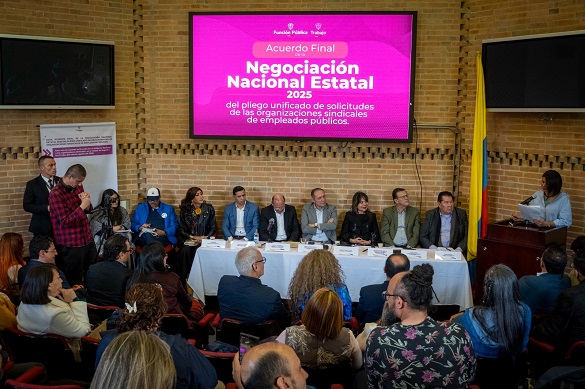 Estatales colombianos firman acuerdo de negociación colectiva 2025