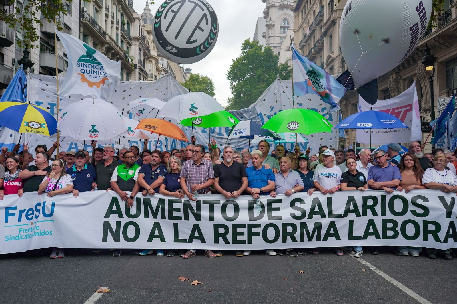 El Frente de Sindicatos Unidos marchará al Congreso contra la reforma laboral