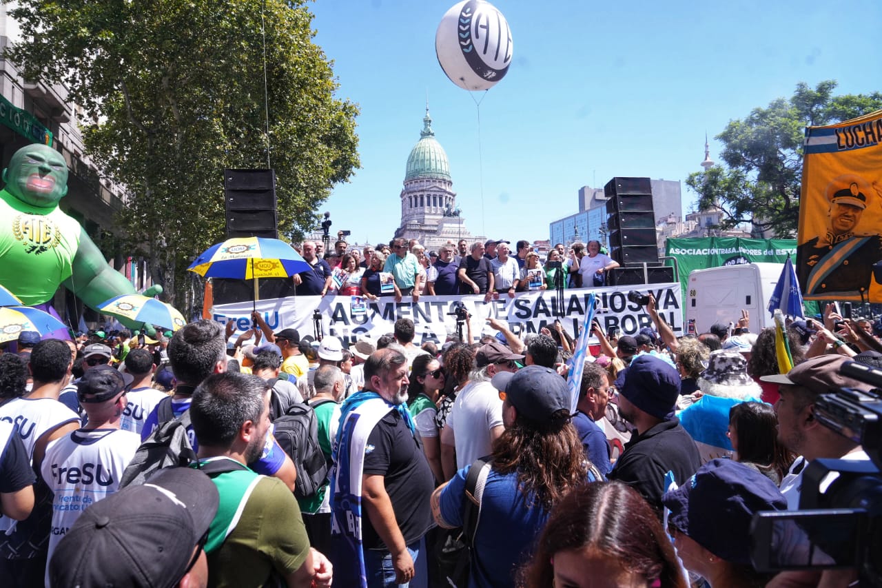 El Frente de Sindicatos Unidos marchó contra la Reforma Laboral