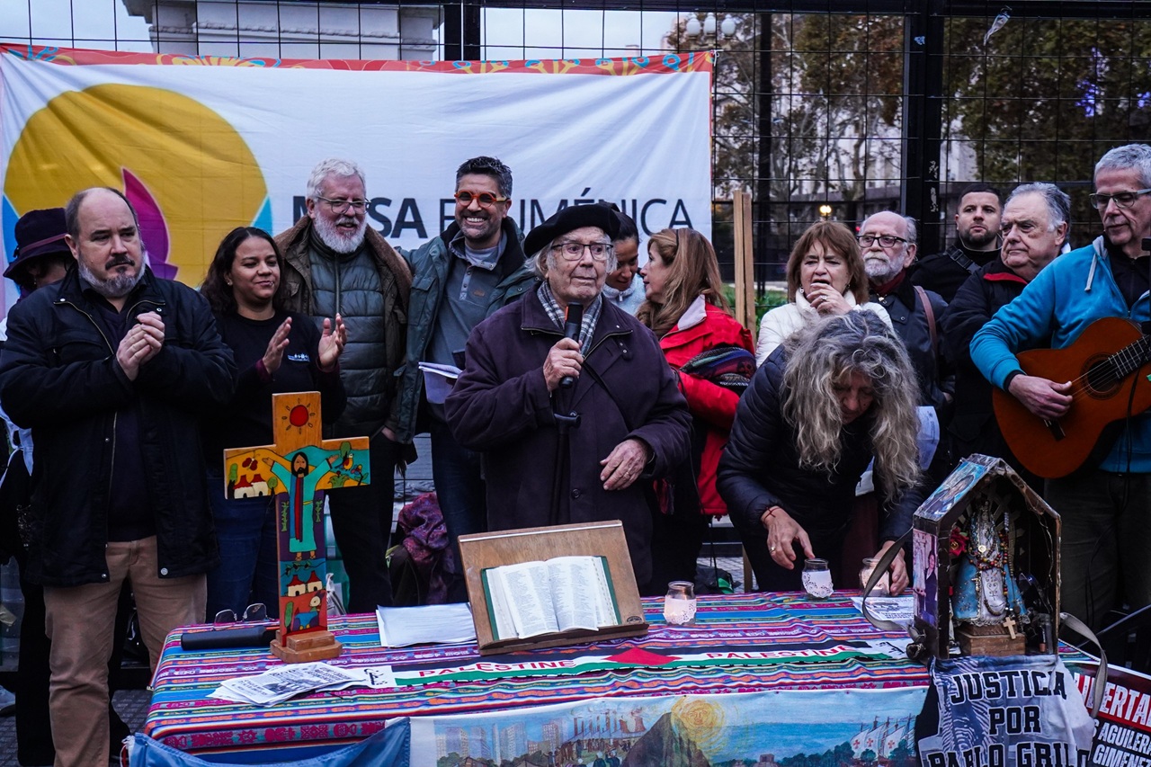 Mesa ecuménica realiza un «Ayuno para despertar conciencias» en Plaza de Mayo