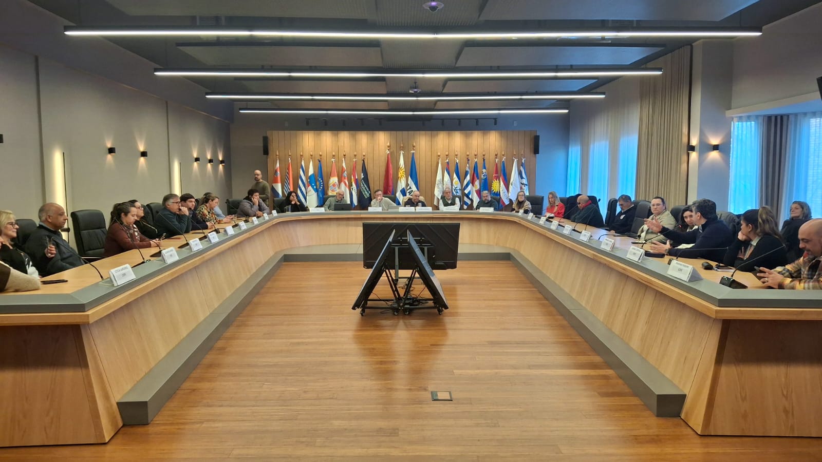 CLATE firmó un acuerdo de cooperación con el CEFIR en Montevideo